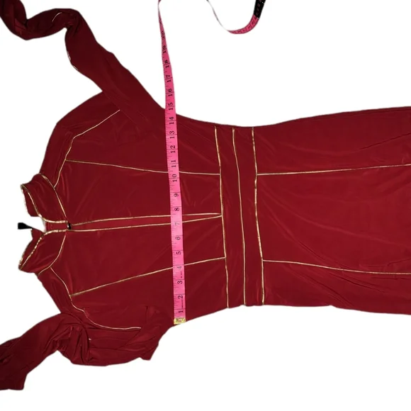 Red Keyhole Mini Dress - Picture 6 of 7